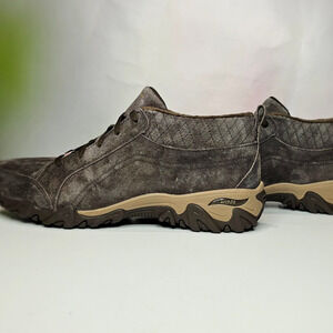 SKECHERS Relaxed Arch Fit Compulsions Mementos Trail Walking Sneaker Size 8 NWT